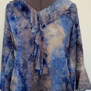 Dress Barn Blue Sparkle Accent V-neck 3/4 length Blouse.